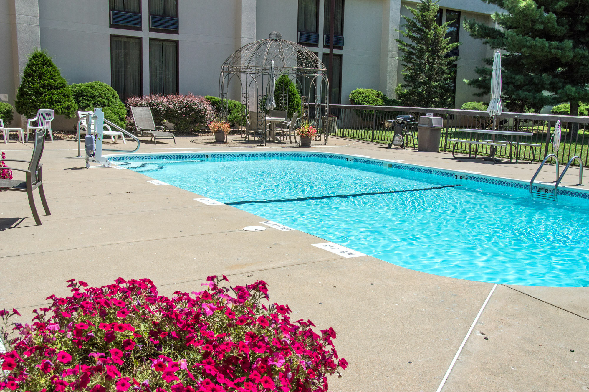 Greenstay Hotel & Suites Central Springfield Exterior foto